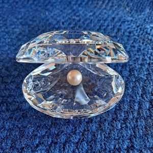 SWAROVSKI Crystal Clam with Large Pearl